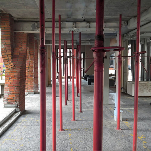 latest company blog about How a Logistics Warehouse Complex Managed Multi Level Slab Pours with Uniform Steel Prop Support